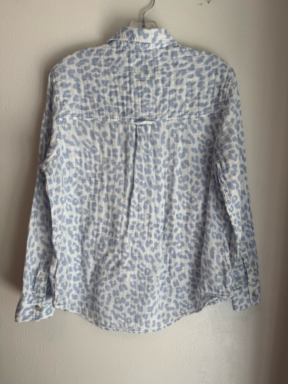 Rails Josephine Animal Light Blue and White Button-Up Shirt Organic Cotton - Picture 7 of 10